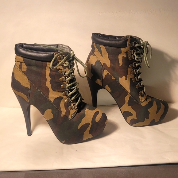 Forever 21 camo stiletto Ankle boot / booties - Picture 1 of 8
